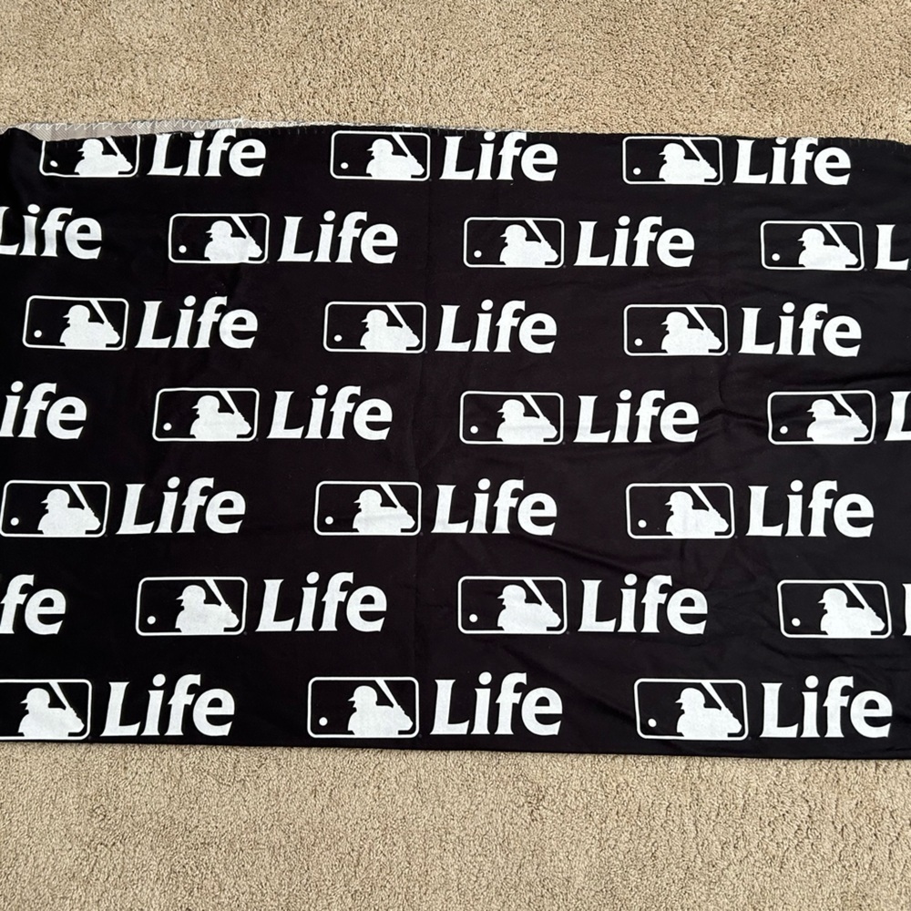 Black and White MLB Logo Throw Blanket by WinCraft MLB - BRAND NEW